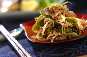 モヤシとピーマンのソース炒め