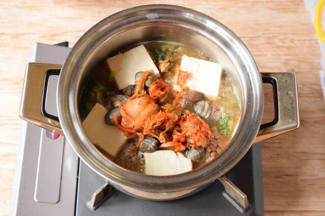 納豆とアサリとブロッコリーの熱々チゲの作り方の手順7