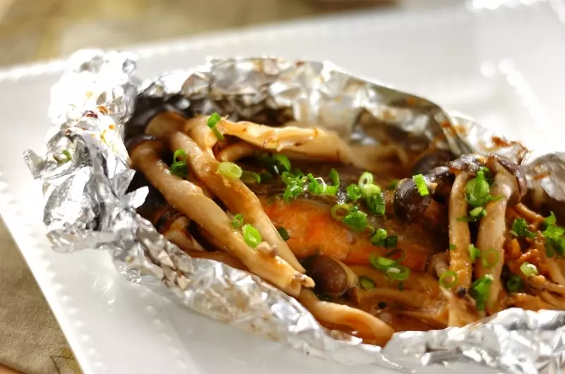 鮭のホイル包みちゃんちゃん焼き レシピ 作り方 E レシピ 料理のプロが作る簡単レシピ