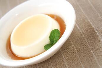 牛乳プリンメープルがけ