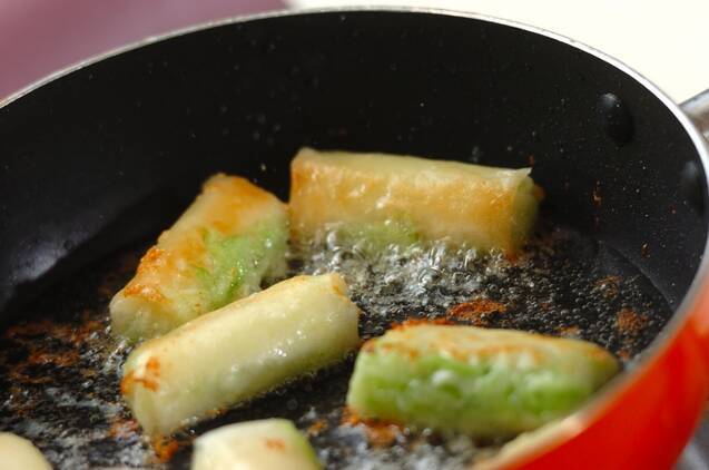 セロリの春巻きの作り方の手順4