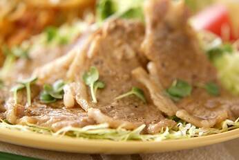 豚肉のショウガ焼き