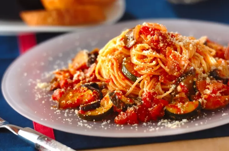 夏野菜のトマトソーススパゲティー レシピ 作り方 E レシピ 料理のプロが作る簡単レシピ