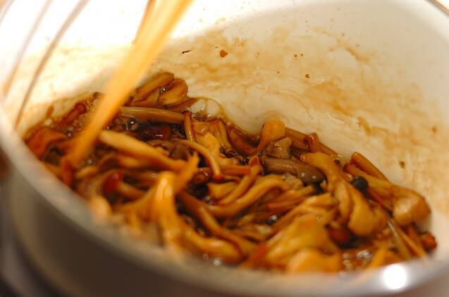 常備菜にぴったり！キノコの佃煮の作り方の手順3