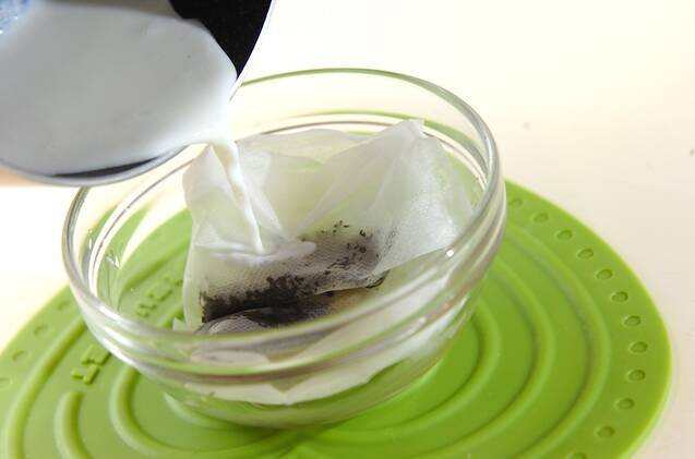 バニラアイス～ミルクティーコンフィチュール添え～の作り方の手順1