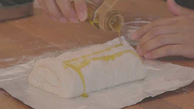 パン入門！どでかパン生地で作るフォカッチャ・ピザの作り方の手順3