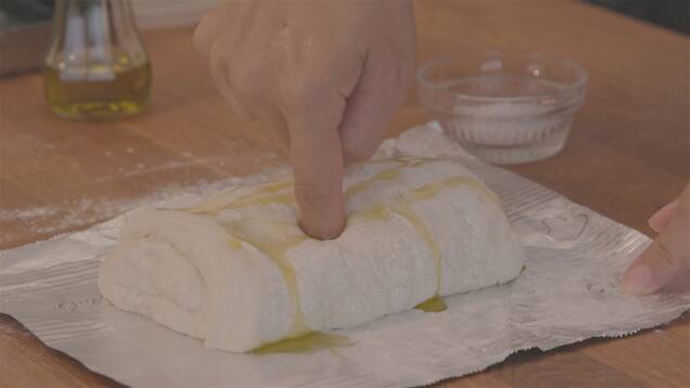 パン入門！どでかパン生地で作るフォカッチャ・ピザの作り方の手順3