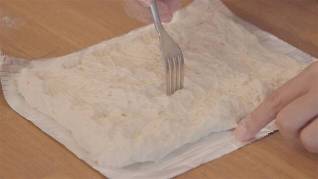 パン入門！どでかパン生地で作るフォカッチャ・ピザの作り方の手順5