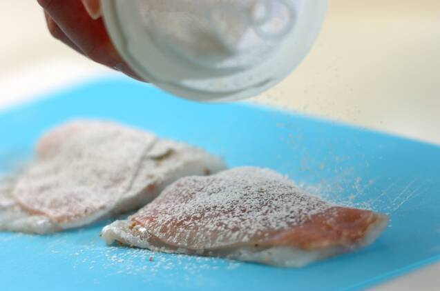 タラのサルティンボッカの作り方の手順2