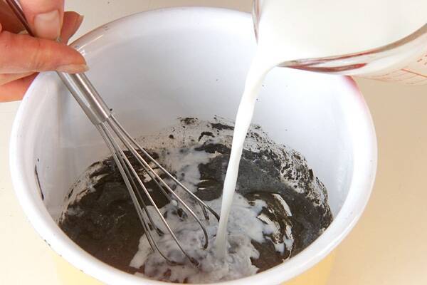 黒ゴマプリンの作り方の手順2