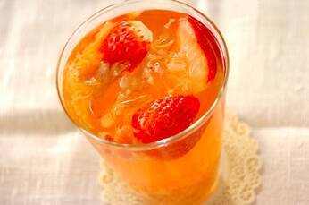 イチゴのアイスフルーツティー