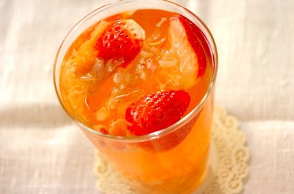 イチゴのアイスフルーツティー