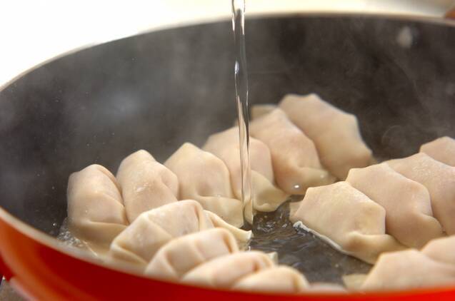 白菜ギョーザの作り方の手順7