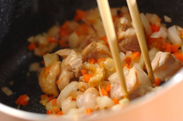 鶏肉のカレースープの作り方の手順2