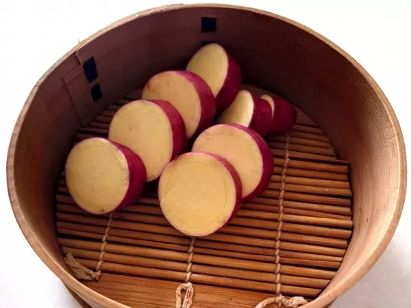 蒸し鶏と野菜のレムラードソースの作り方1