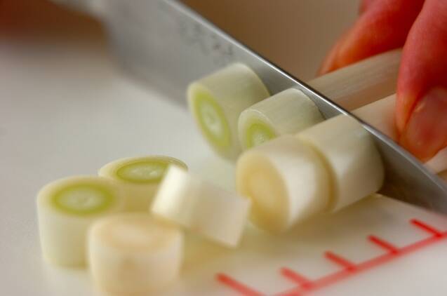 白ネギのスープの作り方の手順1