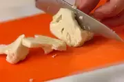カリフラワーのペペロンチーノの下準備1