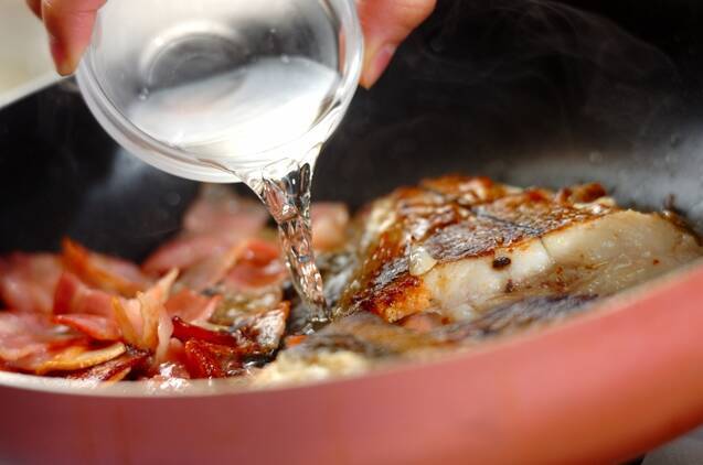 カレイのガーリックベーコンソテーの作り方の手順3