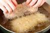 サクサクおいしい！定番豚ロース肉のとんかつの作り方の手順7
