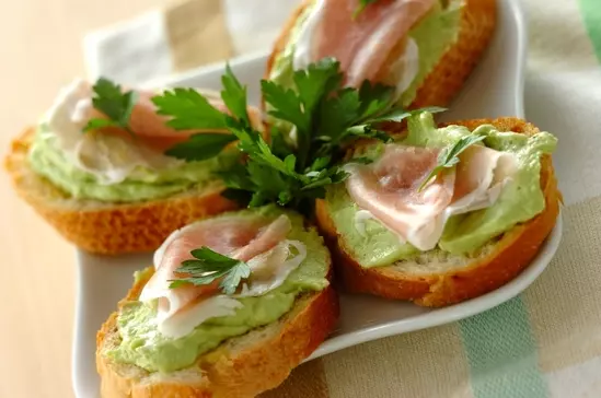 ブルスケッタのレシピ アボカドと生ハム 前菜にも By杉本 亜希子さん 副菜 レシピ 作り方 E レシピ 料理のプロが作る簡単レシピ
