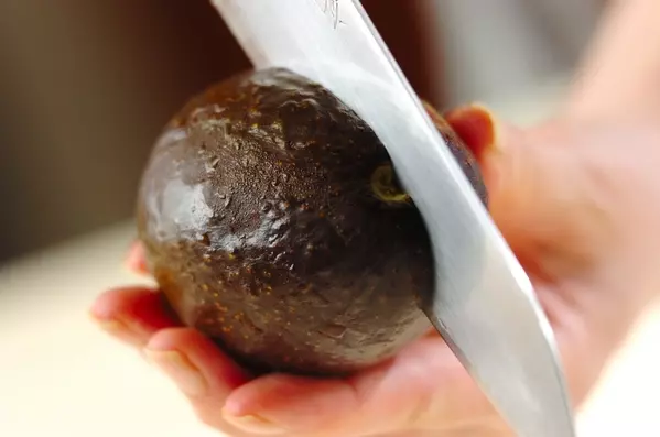 ブルスケッタのレシピ アボカドと生ハム 前菜にも by杉本 亜希子さんの下準備1