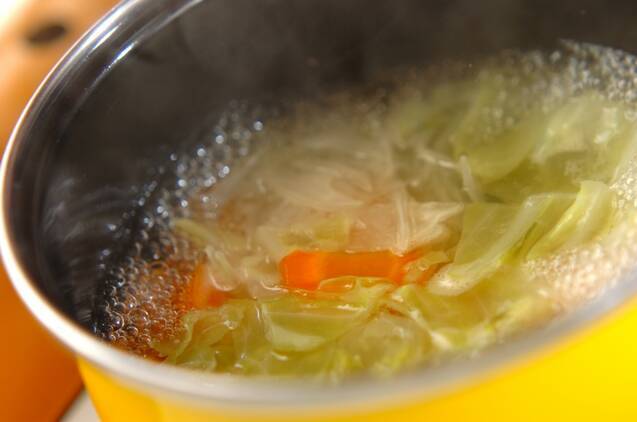 たっぷり野菜のおみそ汁の作り方の手順4