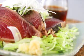 カツオのたたきサラダ