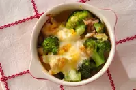 ブロッコリーと卵のチーズ焼き