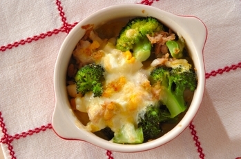 ブロッコリーと卵のチーズ焼き