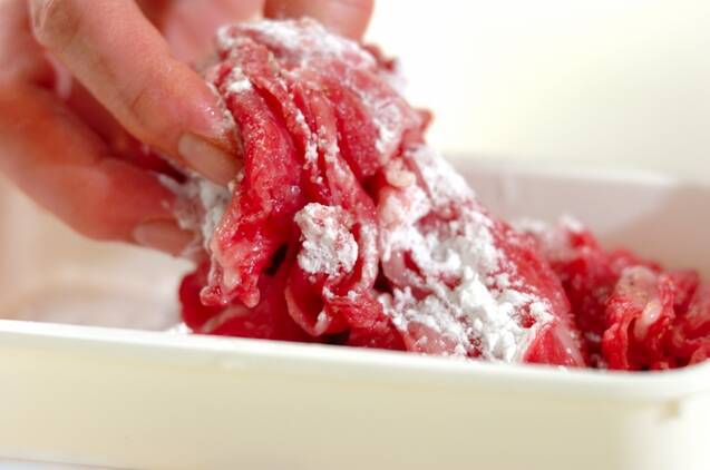 グリーンアスパラと牛肉の炒め物の作り方の手順1