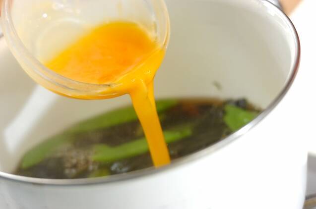 キヌサヤのかきたま汁の作り方の手順3