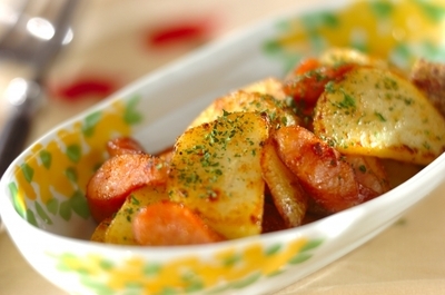 ジャガイモとソーセージのカレー炒め 副菜 レシピ 作り方 E レシピ 料理のプロが作る簡単レシピ