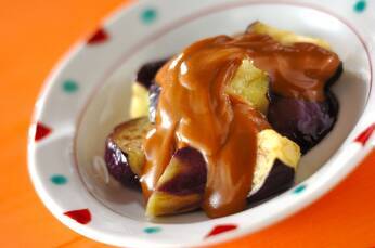 揚げナスのゴマだれがけ