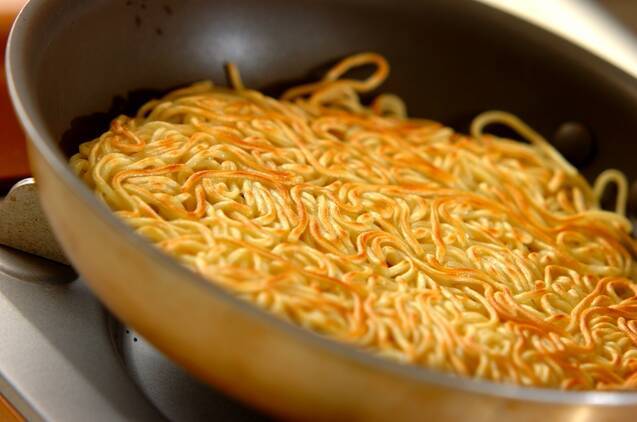 シーフードミックスで手軽に！海鮮焼きそばの作り方の手順6