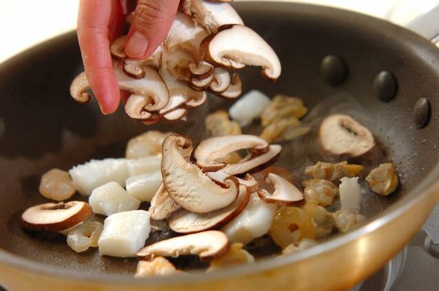 シーフードミックスで手軽に！海鮮焼きそばの作り方の手順7