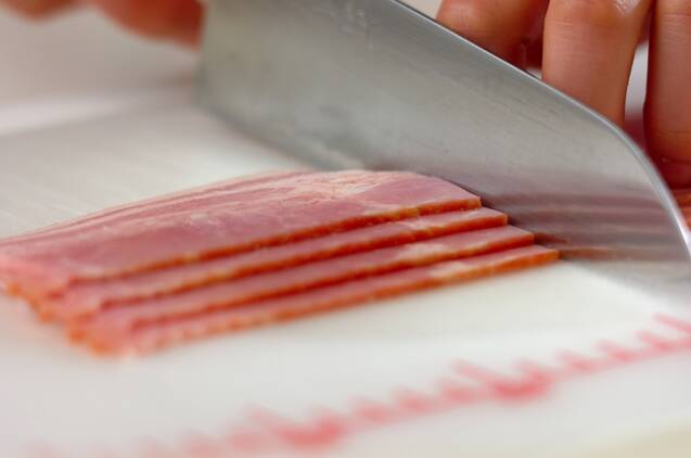 ベーコンのアスパラ巻きの作り方の手順1