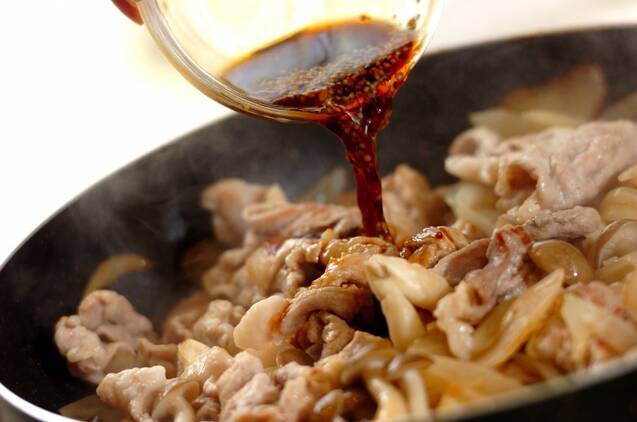 豚肉とキノコの甘辛マスタード炒めの作り方の手順3