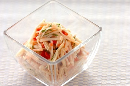 エノキと大葉の小梅和え