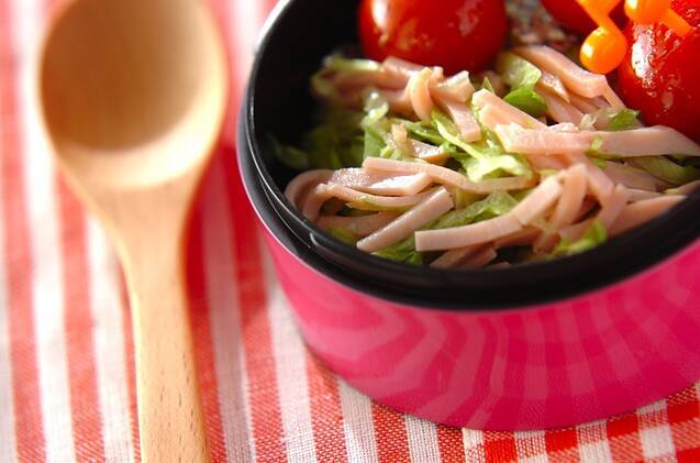 レタスとハムのレモンサラダ