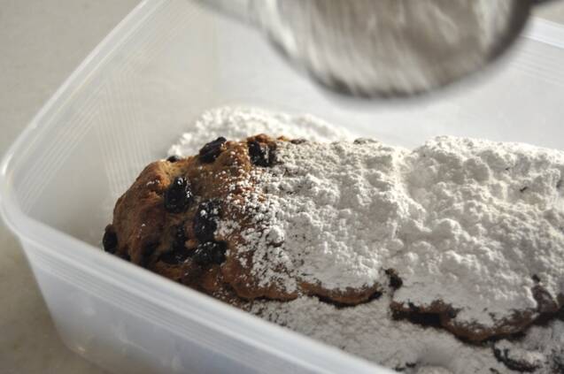 レーズンとアーモンドたっぷり！シンプルシュトレン（シュトーレン）の作り方の手順13