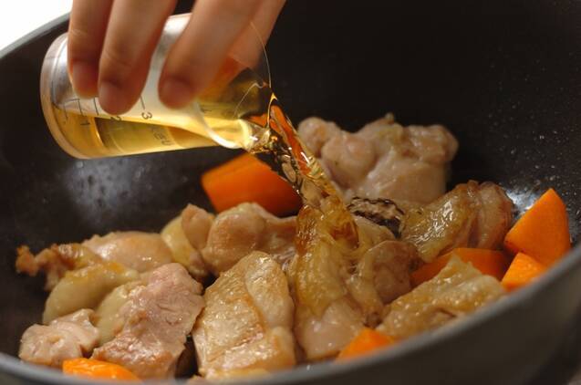 鶏もも肉とニンジンのさっぱり煮の作り方の手順3