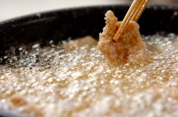 ショウガじょうゆ味鶏もも肉唐揚げの作り方2