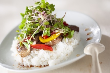 カフェ風野菜とカルビの丼