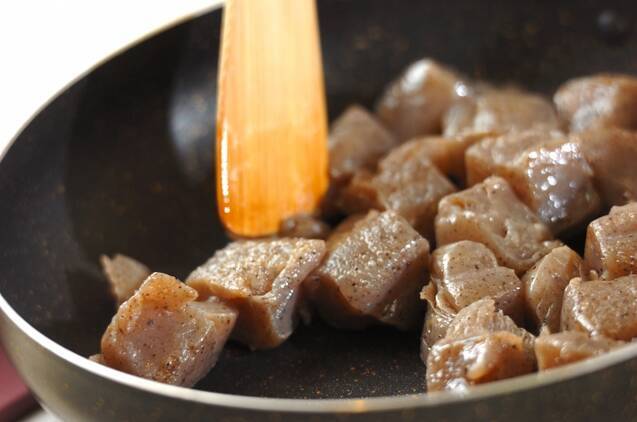 豚バラみそコンニャクの作り方の手順3