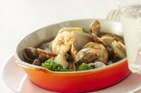 魚介たっぷり！シャンパンに合うブイヤベース