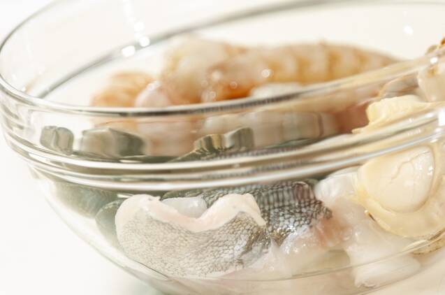 魚介たっぷり！シャンパンに合うブイヤベースの作り方の手順6