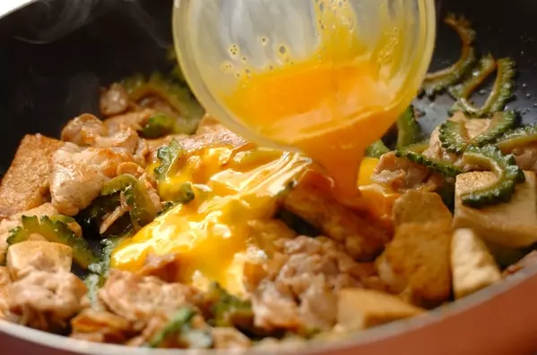 ご飯がすすむ!苦くないゴーヤチャンプルの作り方3