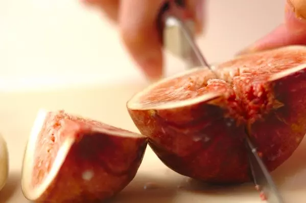 マスカルポーネの人気レシピ イチジクの前菜 by保田 美幸さんの下準備1