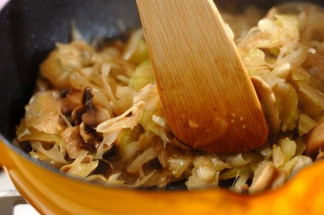 カブとカキのクリーム・シチューの作り方の手順4