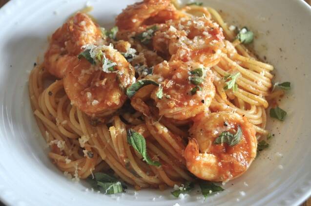 エビの殻が旨味のポイント！エビのトマトソーススパゲティー